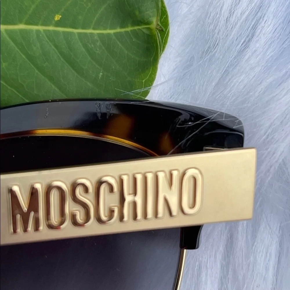 NWT Moschino Cat-Eye Tortoise Butterfly Sunnies